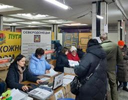 Майже 500 харчових пакунків видано у перший тиждень року ВПО з Луганщини в хабі Сєвєродонецької громади у Дніпрі