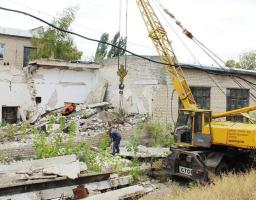 Розпочався демонтаж зруйнованої шкільної їдальні у Тошківці