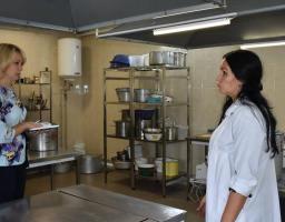 У містах та районах області: у Кремінній відновлюють харчоблоки дошкільних закладах 