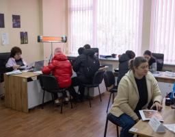 Більше 300 луганчан одержали допомогу в Старобільському хабі в Києві у січні