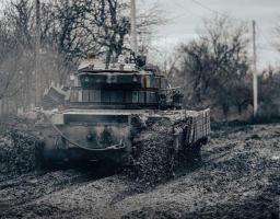 В «лнр» дозволили на виборах президента рф голосувати за українською ID-карткою, у дитячій лікарні в Лутугиному вимагають документи російського зразка, Сили оборони відбили потужні атаки в Кремінських лісах