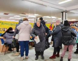 Майже 400 продуктових наборів та 126 пакунків гігієни видано нашим ВПО у хабі Сєвєродонецької громади в Дніпрі на цьому тижні