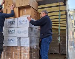 У хабі Сєвєродонецької громади в Дніпрі за тиждень видано 221 пакунок жіночої гігієни