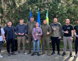 "Ніхто не був народжений для війни, але кожен розуміє необхідність захисту країни", - Артем Лисогор вручив Знаки пошани «Захиснику Луганщини» сімом військовослужбовцям, які захищали Рубіжне та Лисичанськ