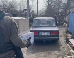 Поліцейські Луганщини доставили гуманітарну допомогу у прифронтові Невське, Макіївку та Греківку