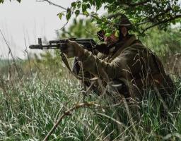 За відмову стати на військовий облік в «лнр» забиратимуть російський паспорт, без світла та води понад два роки живуть мешканці одного з районів Лисичанська, чотири рази реактивною артилерією росіяни вдарили по Макіївці