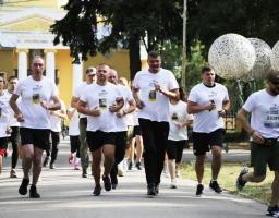 Артем Лисогор пробіг дистанцію в пам’ять про відомого усім луганчанам військовослужбовця Андрія Жидкова на псевдо «Прєпод» 