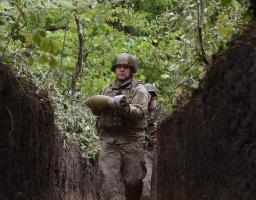 У понад 200 містах та селах «лнр» не працює жоден магазин – туди спрямовують автолавки, у Рубіжному будівники вимагають гроші за встановлення вікон чи заміну труб, ворог атакував поблизу Стельмахівки та Балки Журавки (Невського)