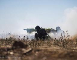 По шість годин очікування – росіяни посилили контроль на митниці між рф та «лнр», у Луганську показово передають бойовикам віджаті квартири, у районі Балки Журавки окупанти застосували артилерію та дрони