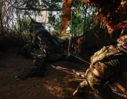 На в’їзді до Луганська ретельно ошукують людей, на Старобільщині окупанти змушують місцевих по фото впізнавати нерухоме майно – інакше «націоналізують», на Луганщині атаки росіян відбиті з трьох боків