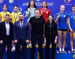 Золото, срібло і бронзу вибороли спортсменки з Луганщини на командній першості країни зі стрибків у воду 