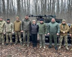 Артем Лисогор: під Новий рік привезли бійцям 92-ї бригади ударні дрони «Vampire»