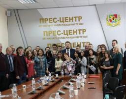 Вручення ключів дітям-сиротам, особам з їх числа 