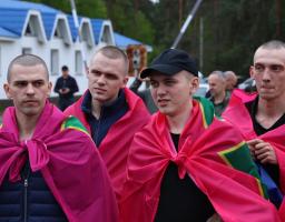 Із російського полону повернулися двоє військовослужбовців Луганського прикордонного загону. Один із них пробув у неволі більше трьох років