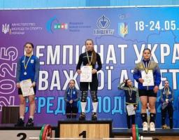 10 золотих, одна срібна та п’ять бронзових медалей – здобуток спортсменів з Луганщини на чемпіонаті України з важкої атлетики