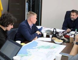 Луганській області не підходять загальні стандарти, - Сергій Гайдай обговорив проблеми медицини регіону з представниками НСЗУ