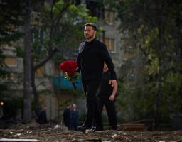 Президент ушанував пам’ять людей, які загинули від російського обстрілу Києва