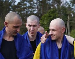 Вчителька з Новоайдарщини упізнала колишніх учнів – із полону повернулися ще два військових з Луганщини