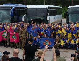 Із російського полону повернулися 11 луганчан. Олексій Харченко доручив громадам посилити супровід земляків, яких вдалося визволити