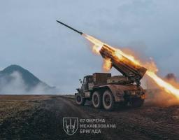 У Довжанську – ретельні перевірки населення, у Сіверськодонецьку люди порушують комендантську годину заради медичної допомоги, бої точилися в районі Греківки