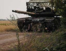 У «лнр» є кошти на запрошення лише двох вчителів до маленьких міст і сіл, у одного з російських підрядників в Сіверськодонецьку – 13 кинутих багатоповерхівок, противник атакував в бік Греківки 