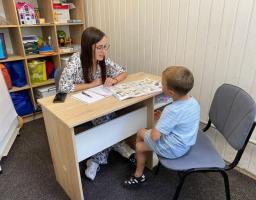 В  Івано-Франківському хабі відновлюють заняття з логопедом 