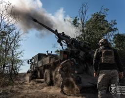 Окупанти не можуть впоратися із черговою лісовою пожежею – вогонь перекинувся на житлову забудову, в «лнр» виник дефіцит бензину – видають по талонах, противник застосував реактивну артилерію на нашій ділянці фронту