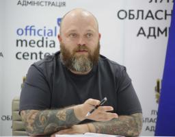 Вирішення проблем ветеранів, компенсація за зруйноване майно, зустрічі із ВПО в різних регіонах, – Олексій Харченко відповів на запитання луганських журналістів