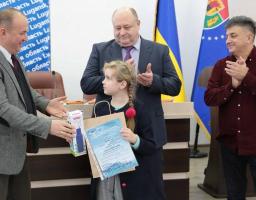 В облдержадміністрації нагородили маленьких краєзнавців та екологів