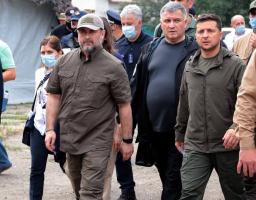 Усім, хто втратив житло під час пожежі в Новоайдарському районі, буде виділено по 300 тисяч гривень, – Володимир Зеленський