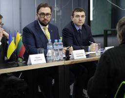 14 березня 2018 року у бізнес-центрі «Green Town» відбулося засідання круглого столу «Виклики у сфері безпеки, гібридна війна та шляхи її вирішення»