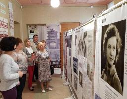 У Новоайдарі презентували виставку «Тріумф людини. Мешканці України, які пройшли нацистські концтабори»