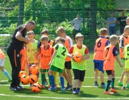 У Попасній відкрито перший спортивний майданчик із штучним покриттям