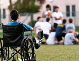 Кабмін пропонує «продовжити дитинство» дітям-інвалідам