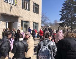 Із Лисичанська евакуювали 240 жителів, з Кремінної – 77, на 26 березня вирішується можливість надання «гуманітарного коридору», – Сергій Гайдай