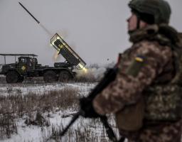 У «лнр» зобов’язали фермерів передати на потреби війни 30 % запасів дизпалива, у Лутугиному провалили тендер з пасажирських перевезень – села залишилися без рейсових автобусів, противник штурмував біля Греківки