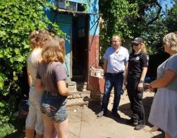 На Кремінщині проведено черговий рейд по сім’ям, які опинились у складних життєвих обставинах