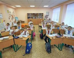 У містах і громадах області: до нового навчального року в Станично-Луганському районі ремонтують освітні заклади