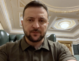 В українському суспільстві можуть бути тільки ті, хто захищає нашу незалежність, і ті, хто працює, щоб забезпечити цей захист – звернення Президента України