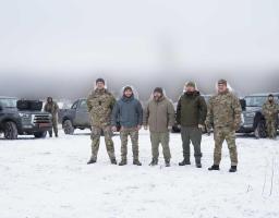 Початок року складний, однак підтримка фронту – передусім, – Олексій Харченко передав на Східний напрямок озброєння і техніку