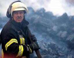 На ліквідацію пожежі на Луганщині залучені сили ДСНС з чотирьох областей України, ЗСУ та Нацполіція