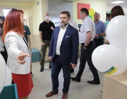 Сергій Гайдай відкрив інклюзивне відділення «Ощадбанку» в Лисичанську