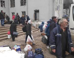 Сергій Гайдай: із Рубіжного вже вивезли 70 жителів, Попасна під вогнем російських градів – палають приватні будинки