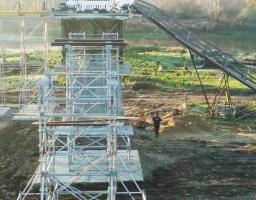 Єднаємо Луганщину: триває відбудова зруйнованого мосту 