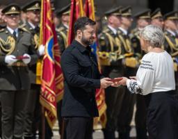 Жителі Луганщини відзначені державними нагородами до Дня Конституції України