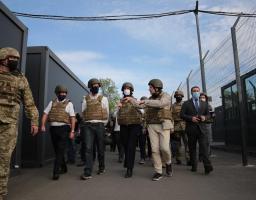 Міністри закордонних справ країн Бенілюксу ознайомились із роботою КПВВ «Щастя»