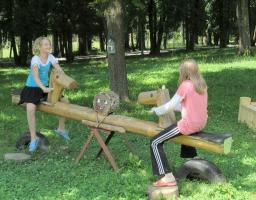 26 школярів Луганщини з прифронтової зони відпочивають у Трускавецькому військовому санаторії