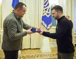 Відзнаку Президента України «Золоте серце» отримав волонтер з Луганщини Володимир Коломайко