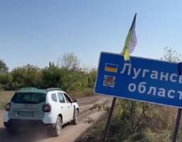 Поліцейські задокументували воєнний злочин рф на деокупованій території Луганщини та доставили співгромадянам продукти харчування 