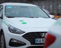 У Сервісних центрах МВС з'явилися автомобілі для людей з інвалідністю